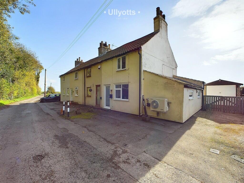 2 bedroom cottage for sale in High Lane, Haisthorpe, YO25