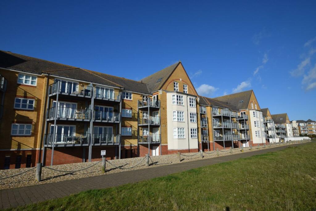 2 bedroom flat for sale in Caroline Way, Eastbourne, BN23