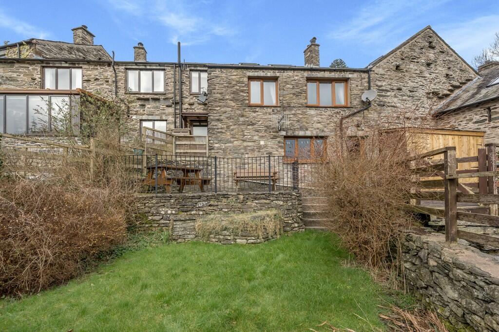 3 bedroom barn conversion for sale in 4 The Barns, Haverthwaite, Nr