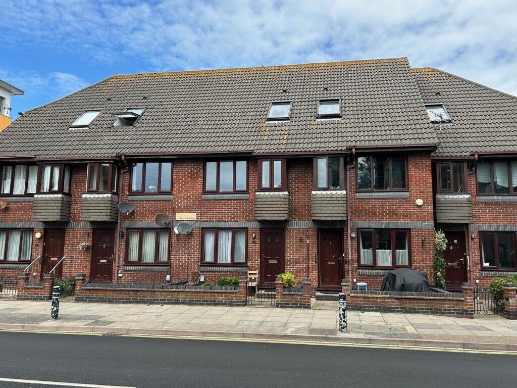 Main image of property: Goldsmith Avenue, Southsea, PO4