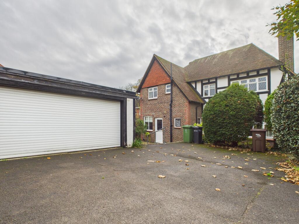 Main image of property: Havant Road, Drayton, Portsmouth, PO6