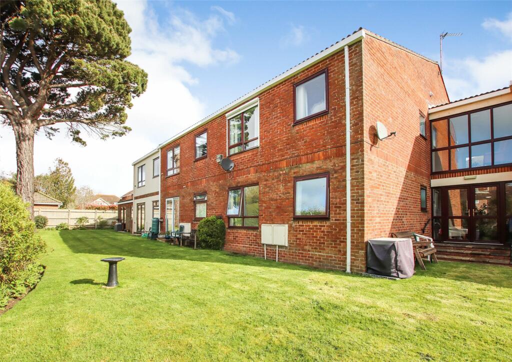 1 bedroom apartment for sale in Whitefield Road, New Milton, Hampshire, BH25