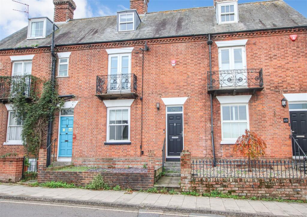 Main image of property: Gosport Street, Lymington, Hampshire, SO41