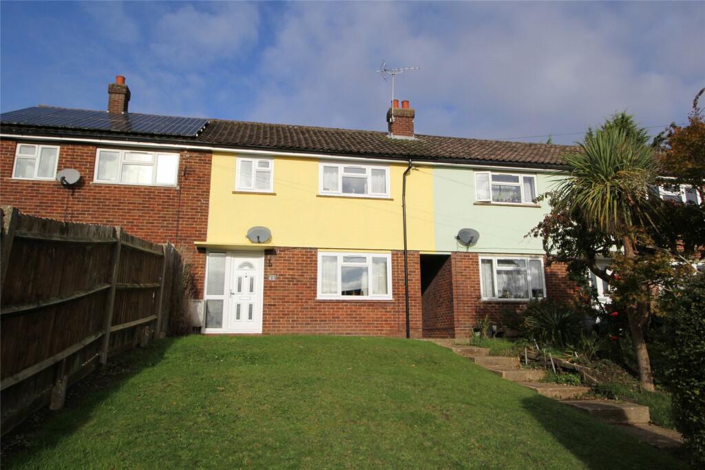 3 bedroom terraced house for sale in Edward Road, Alton, Hampshire, GU34
