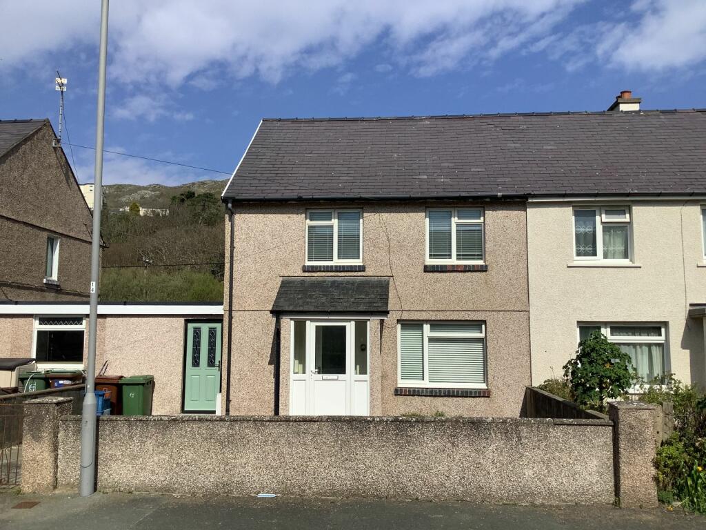 2 bedroom semidetached house for sale in 46 Heol Y Llan, Barmouth