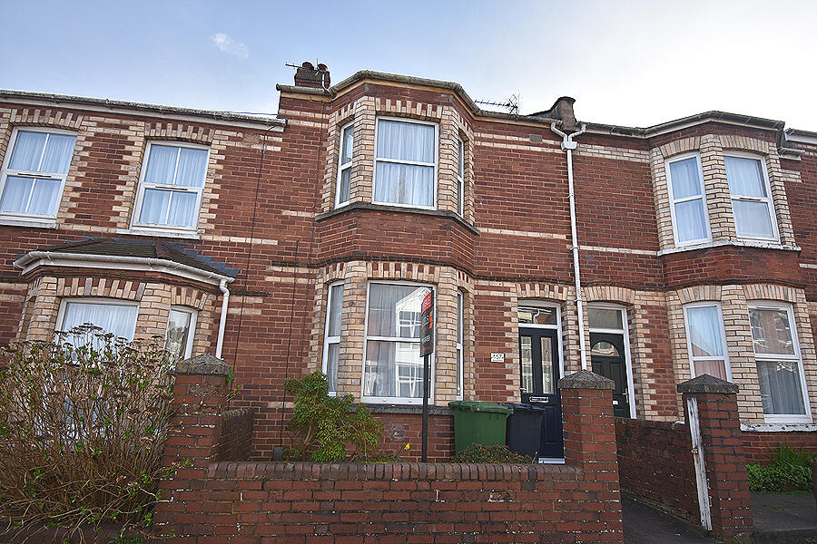 3 bedroom terraced house for sale in Monks Road, Exeter, EX4