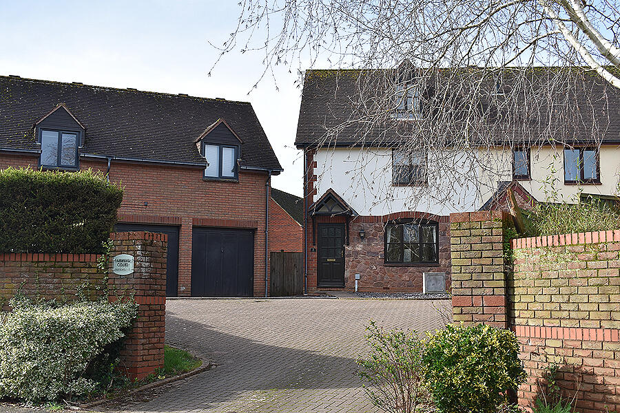 3 bedroom semidetached house for sale in Pinn Lane, Pinhoe, Exeter, EX1