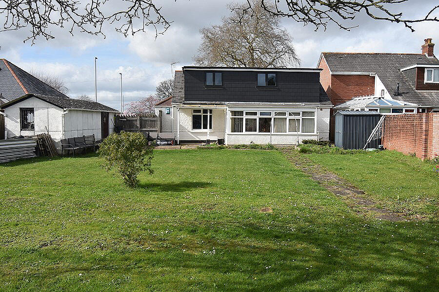 4 bedroom detached house for sale in Bridge Road, Exeter, EX2
