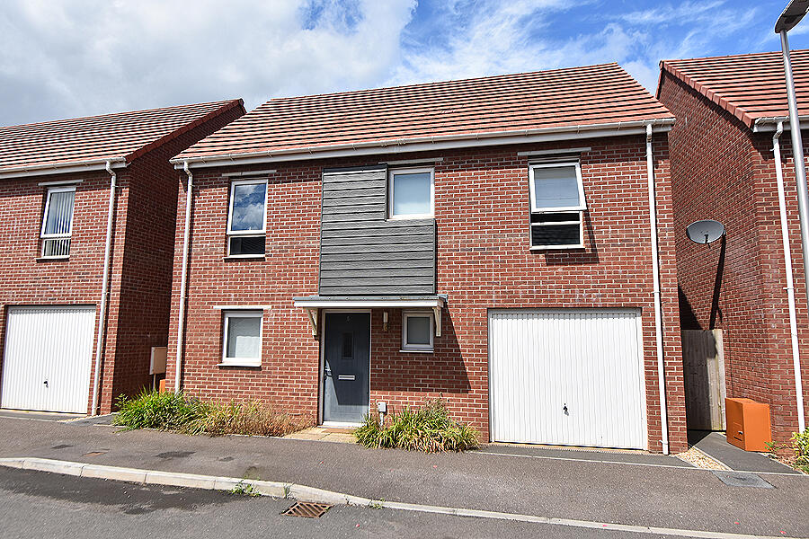 4 bedroom detached house for sale in Staddle Stone Road, Tithebarn