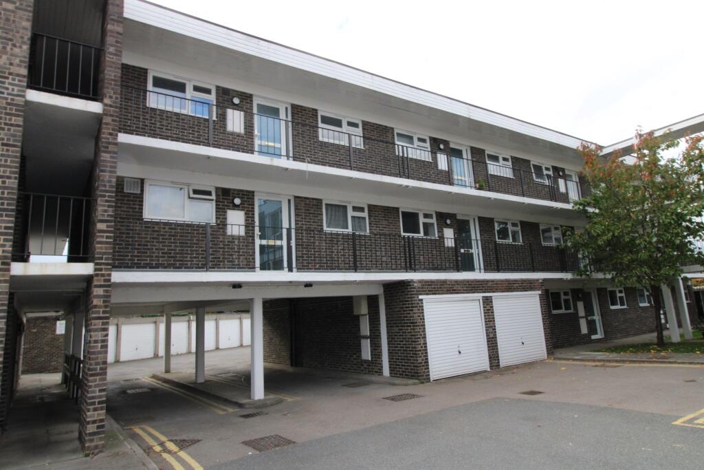 Main image of property: Burwood Court, Goldlay Avenue, Chelmsford