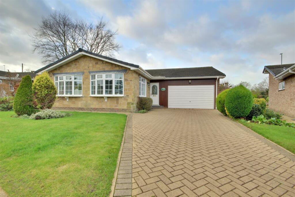 2 bedroom detached bungalow for sale in The Lawns, Molescroft, Beverley, HU17