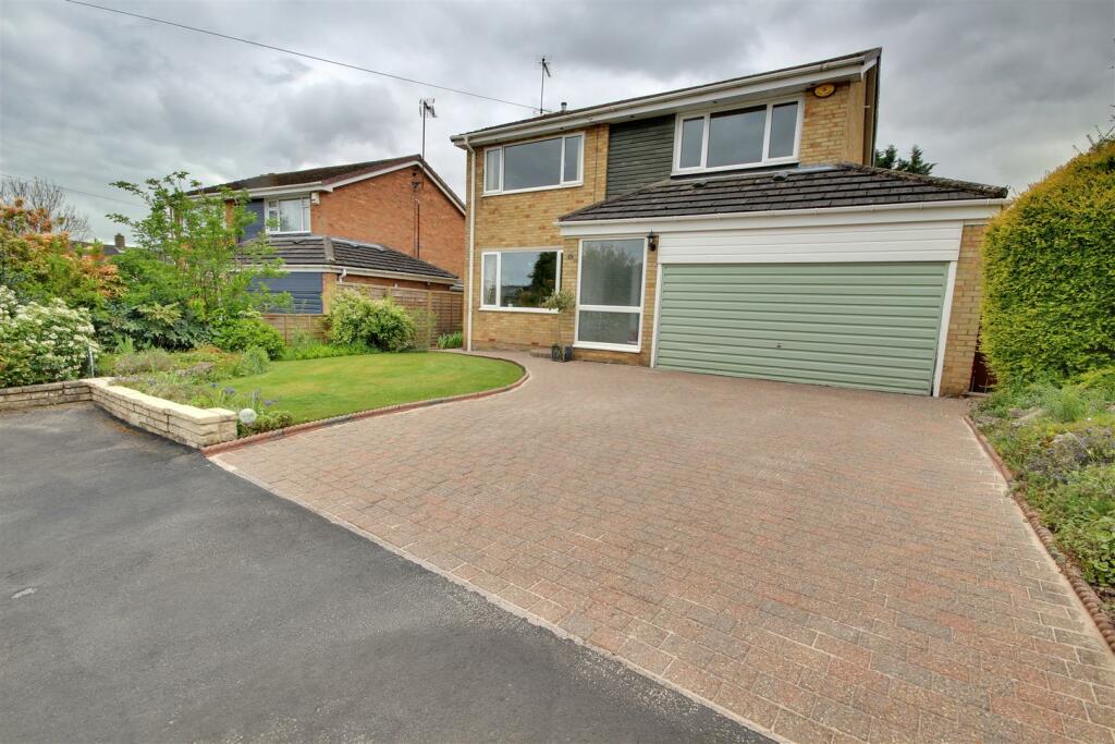 4 bedroom detached house for sale in Wheatlands Drive, Beverley, HU17