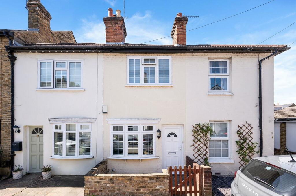 2 bedroom terraced house for sale in Pantile Road, Weybridge, KT13