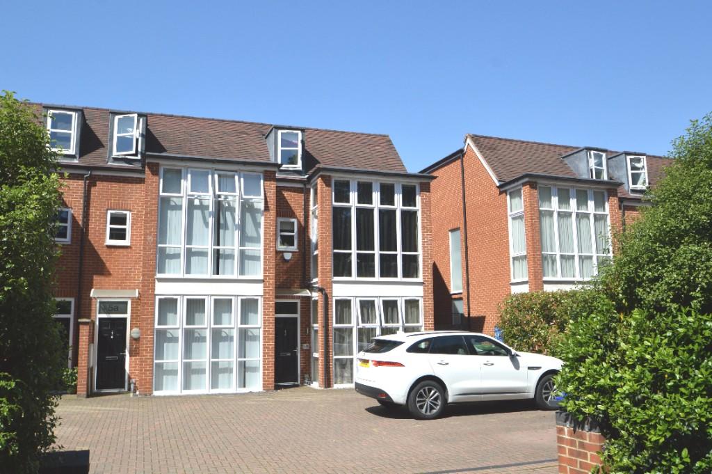 4 Bedroom Town House For Sale In Brooklands Road Weybridge Surrey Kt13