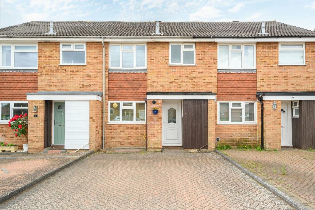 3 bedroom terraced house for sale in Egmont Road, WaltononThames, KT12