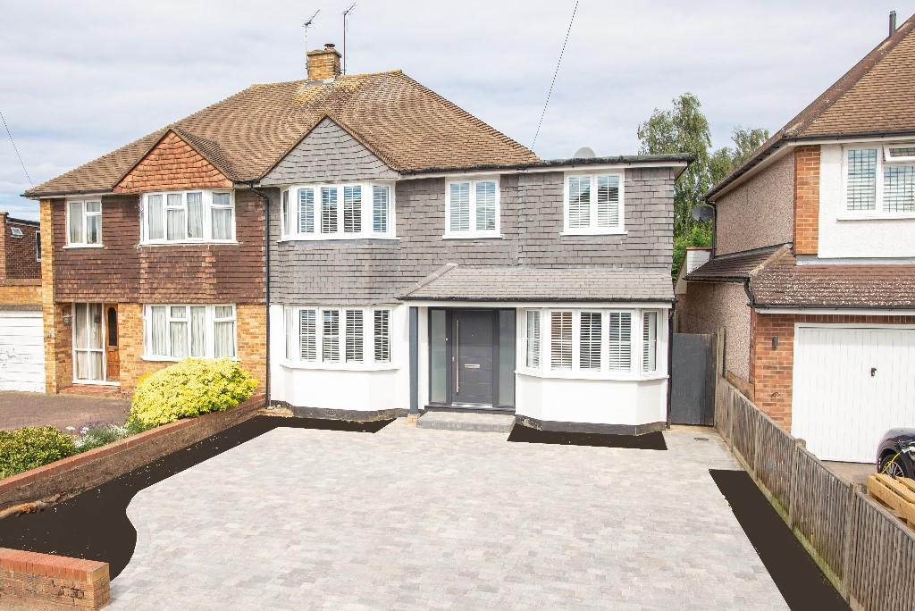 5 bedroom semidetached house for sale in York Gardens, WaltonOn