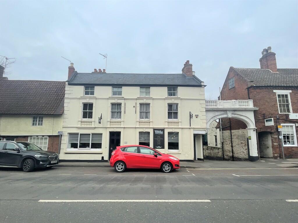 Main image of property: Castlegate, Newark