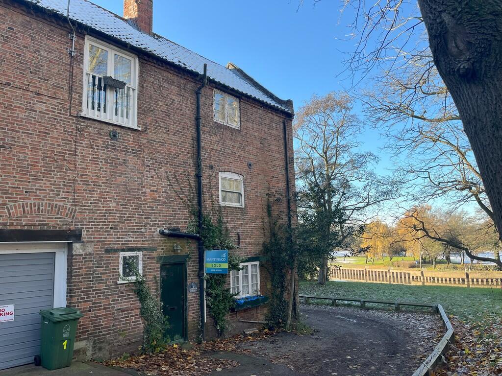 Main image of property: Newark, Castlegate, Riverside Cottage