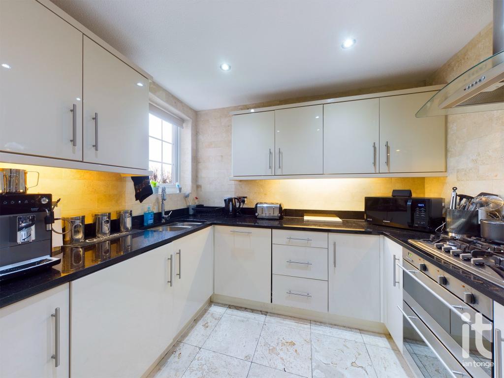 2 bedroom apartment for sale in Crest Lodge, Hilton Road, Bramhall, Stockport, SK7