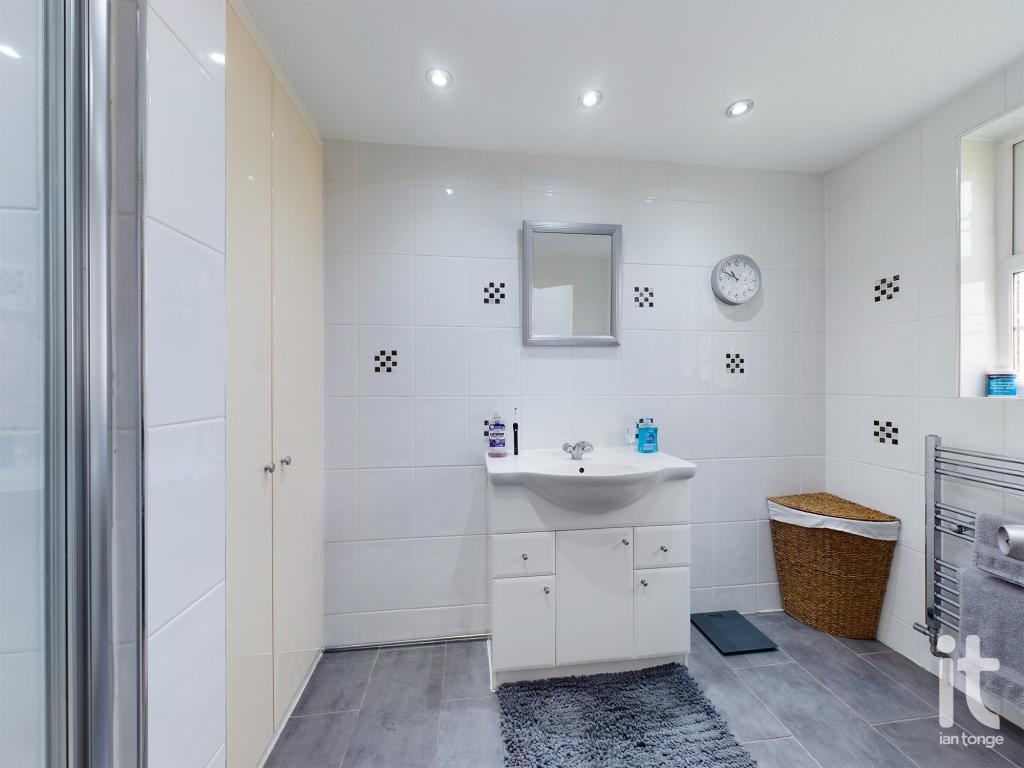 2 bedroom apartment for sale in Crest Lodge, Hilton Road, Bramhall, Stockport, SK7