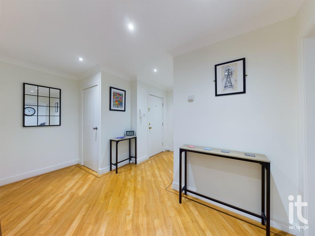 2 bedroom apartment for sale in Crest Lodge, Hilton Road, Bramhall, Stockport, SK7