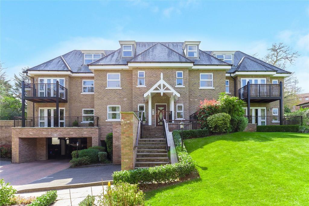 Main image of property: Long Gables, 10 South Park, Gerrards Cross, Buckinghamshire, SL9
