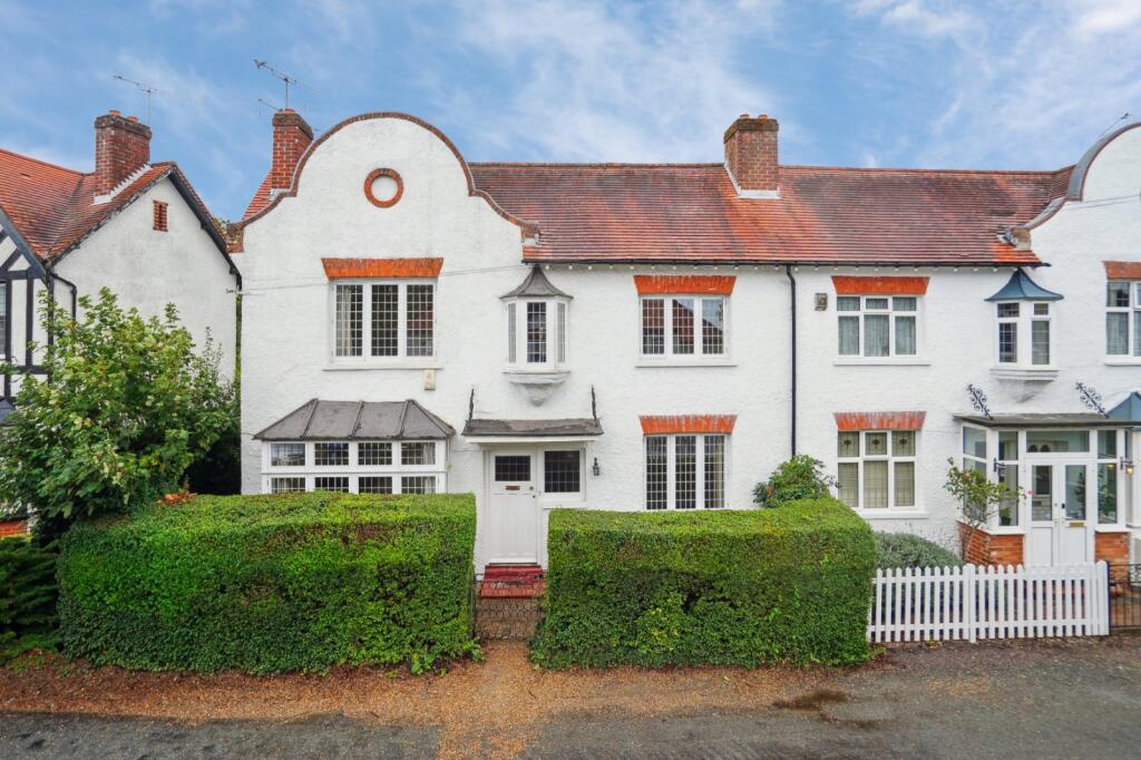 Main image of property: The Queensway, Gerrards Cross, Bucks, SL9