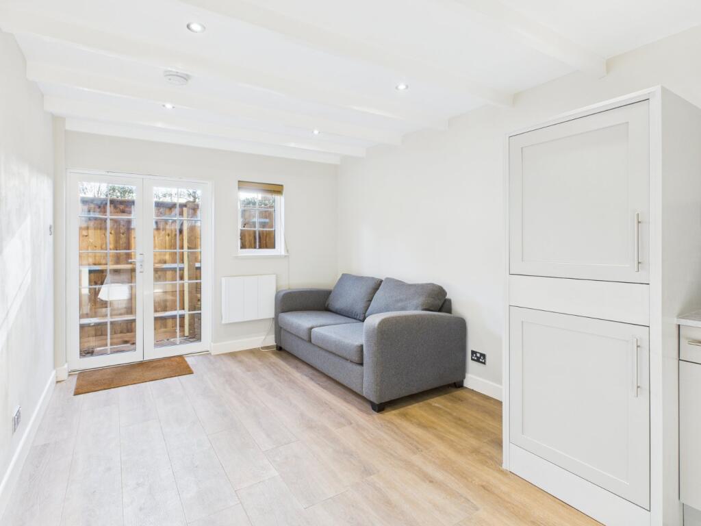 Main image of property: Farthing Green Lane, Stoke Poges, Buckinghamshire, SL2