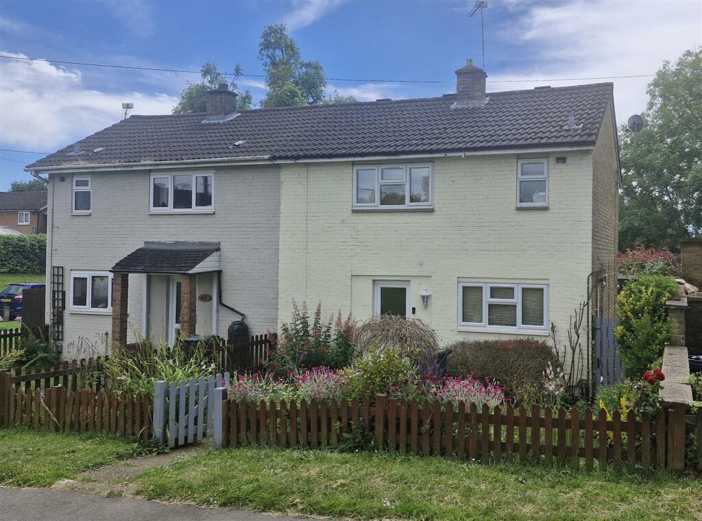 2 bedroom house for sale in Broadwater Crescent, Stevenage, SG2