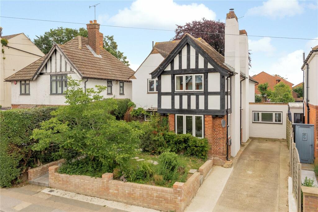 4 bedroom detached house for sale in Whitstable Road, Canterbury, CT2