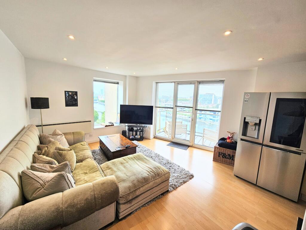 Main image of property: 31 The Quays, Salford, M50