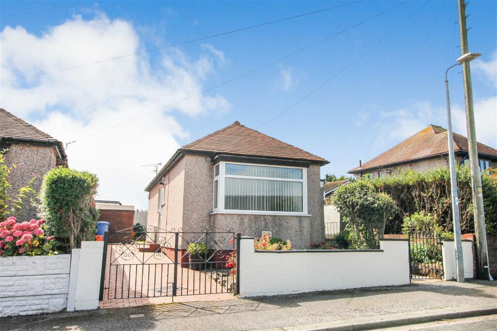 2 bedroom detached bungalow for sale in Ronaldsway, Rhyl, LL18