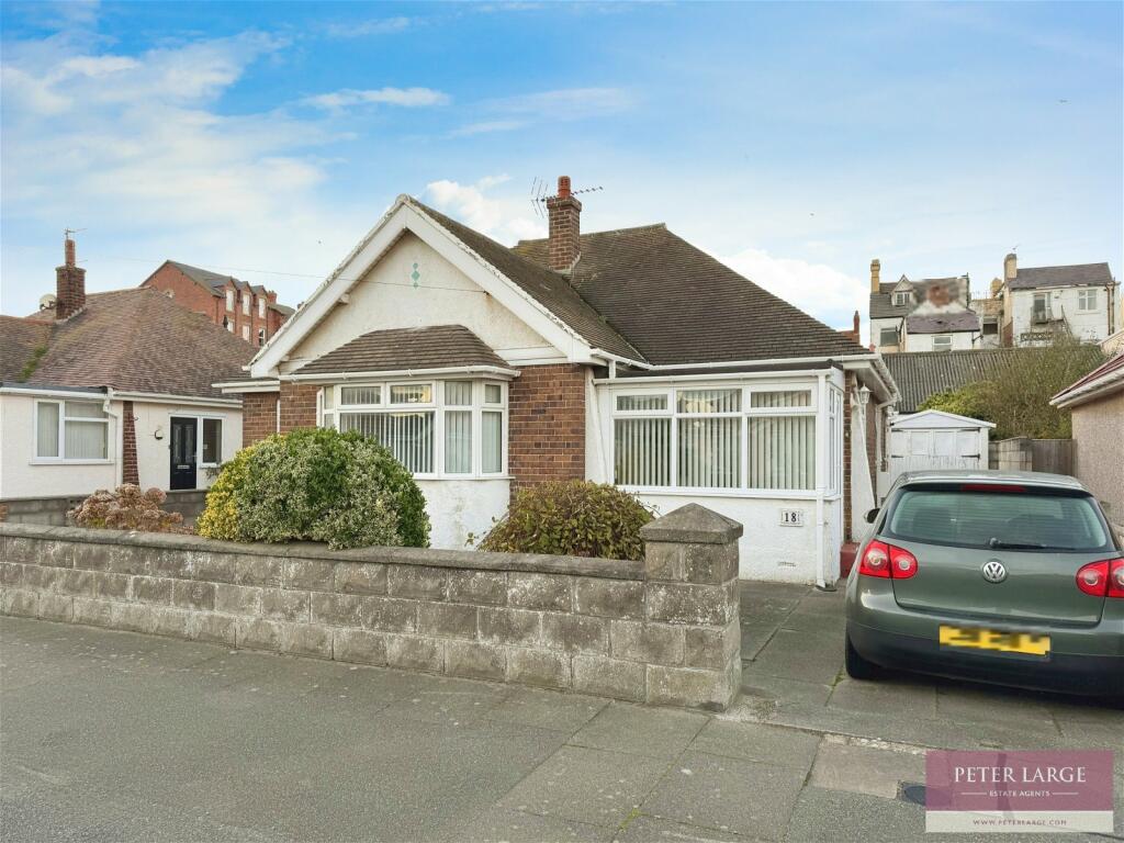 2 bedroom detached bungalow for sale in 18 Burns Drive, Rhyl, LL18 3BN