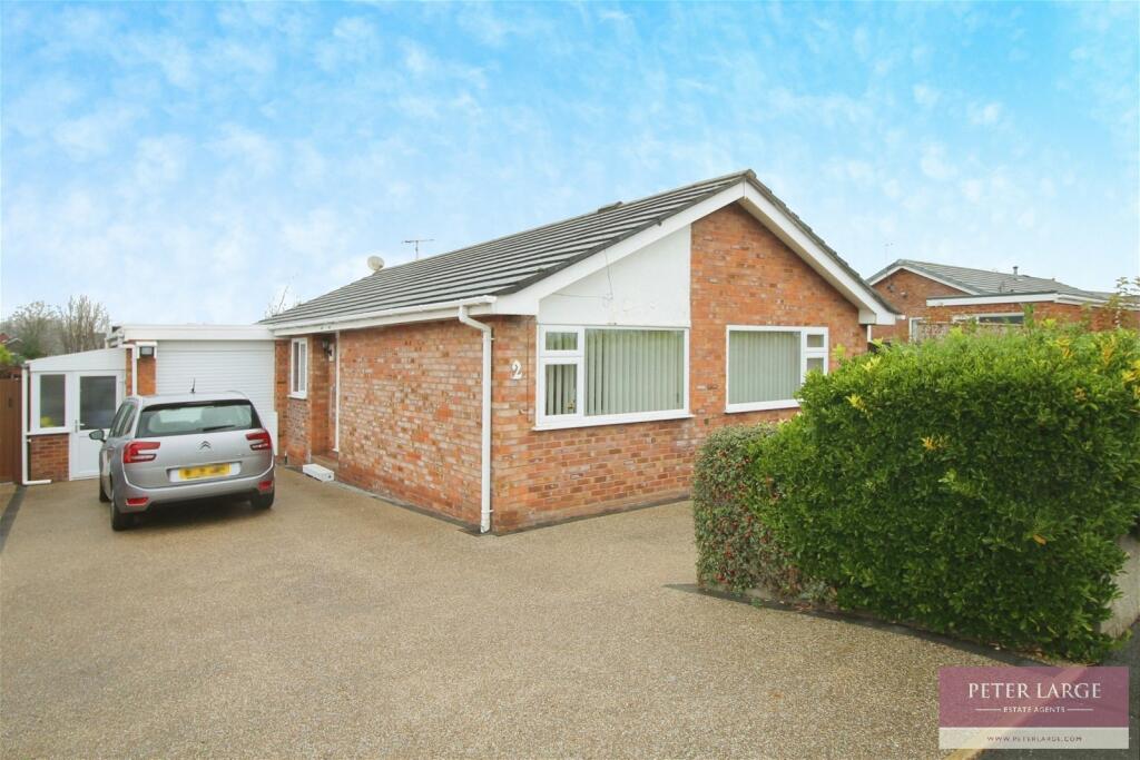 3 bedroom detached bungalow for sale in 2 Maes Derwen, Rhuddlan, LL18