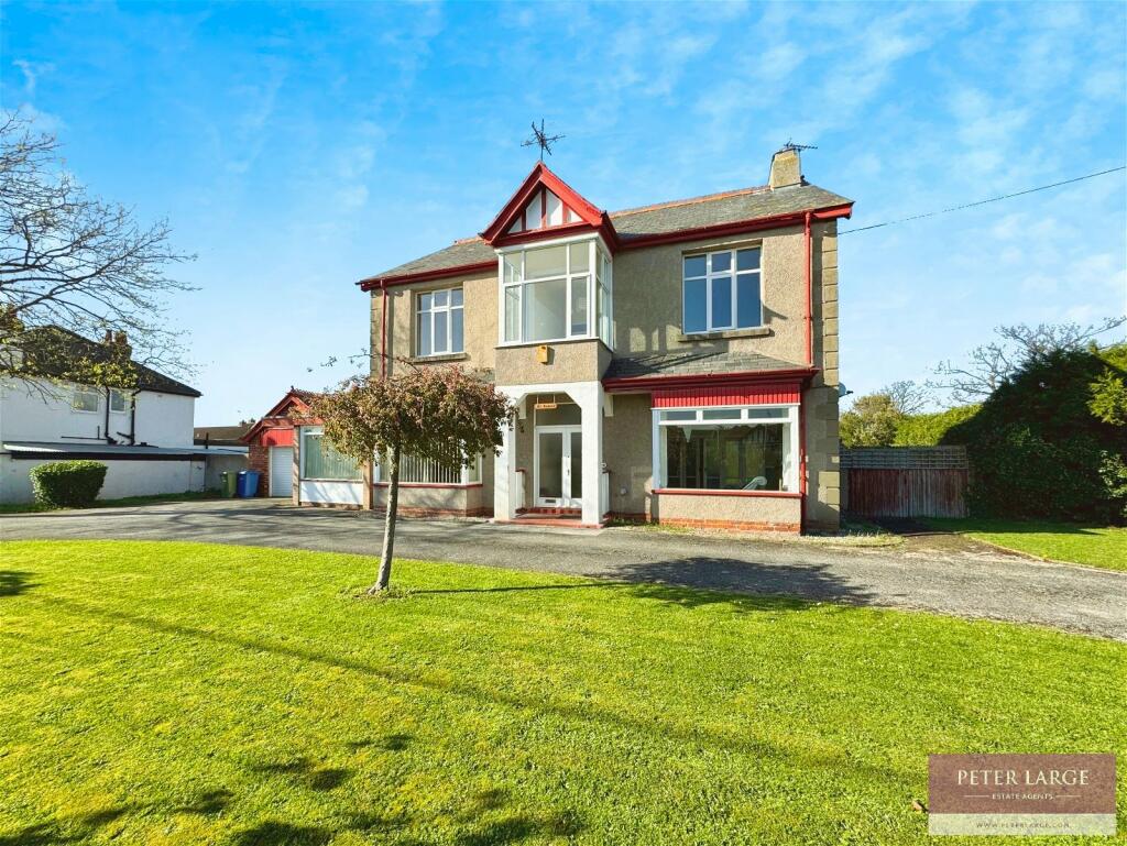 5 bedroom detached house for sale in 18 Dyserth Road, Rhyl