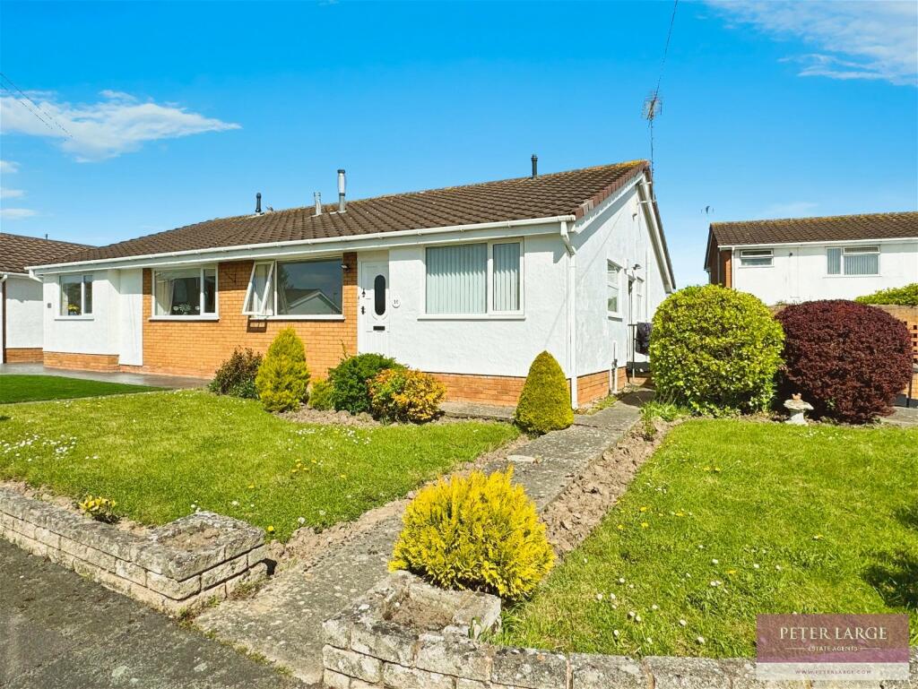 2 bedroom semidetached bungalow for sale in 10 Laburnum Drive, Rhyl, LL18 4JH, LL18