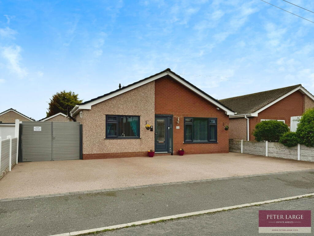 Main image of property: 15 Dulas Avenue, Kinmel Bay, LL18 5LB