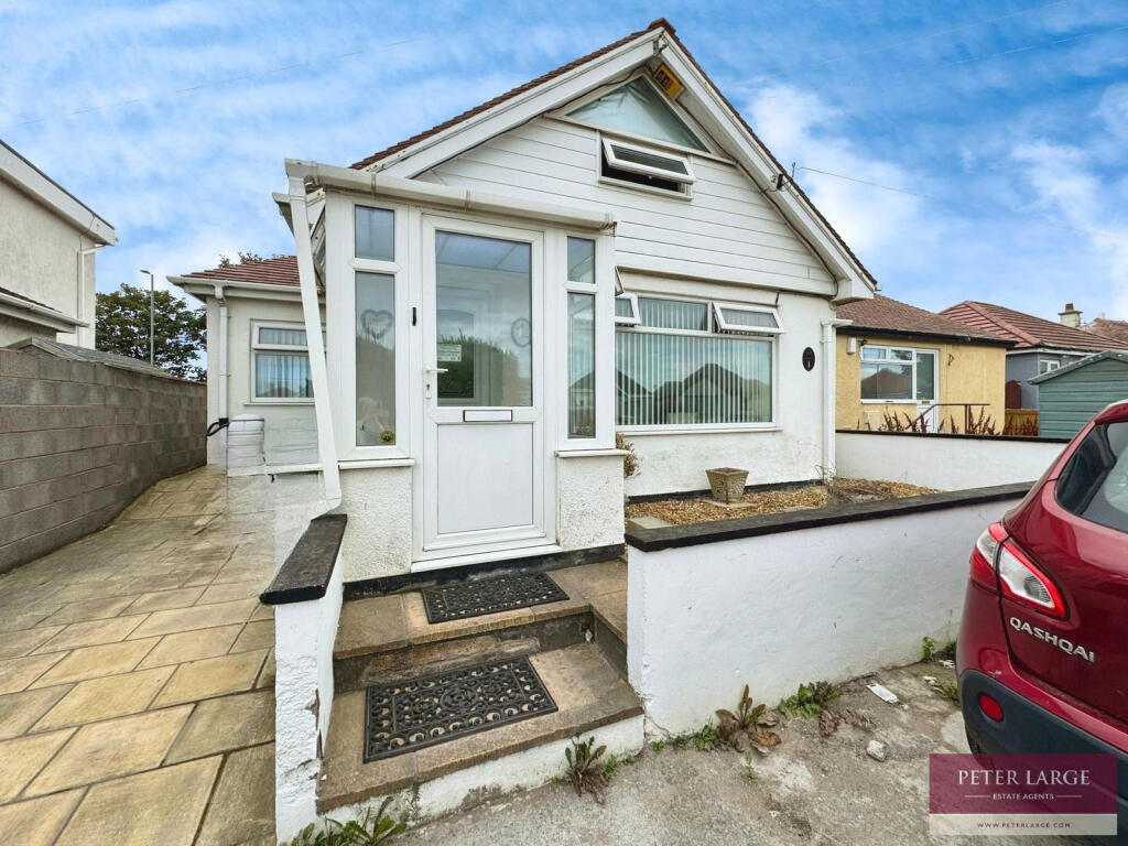 Main image of property: Clwyd Gardens, Kinmel Bay, Conwy LL18 5NB