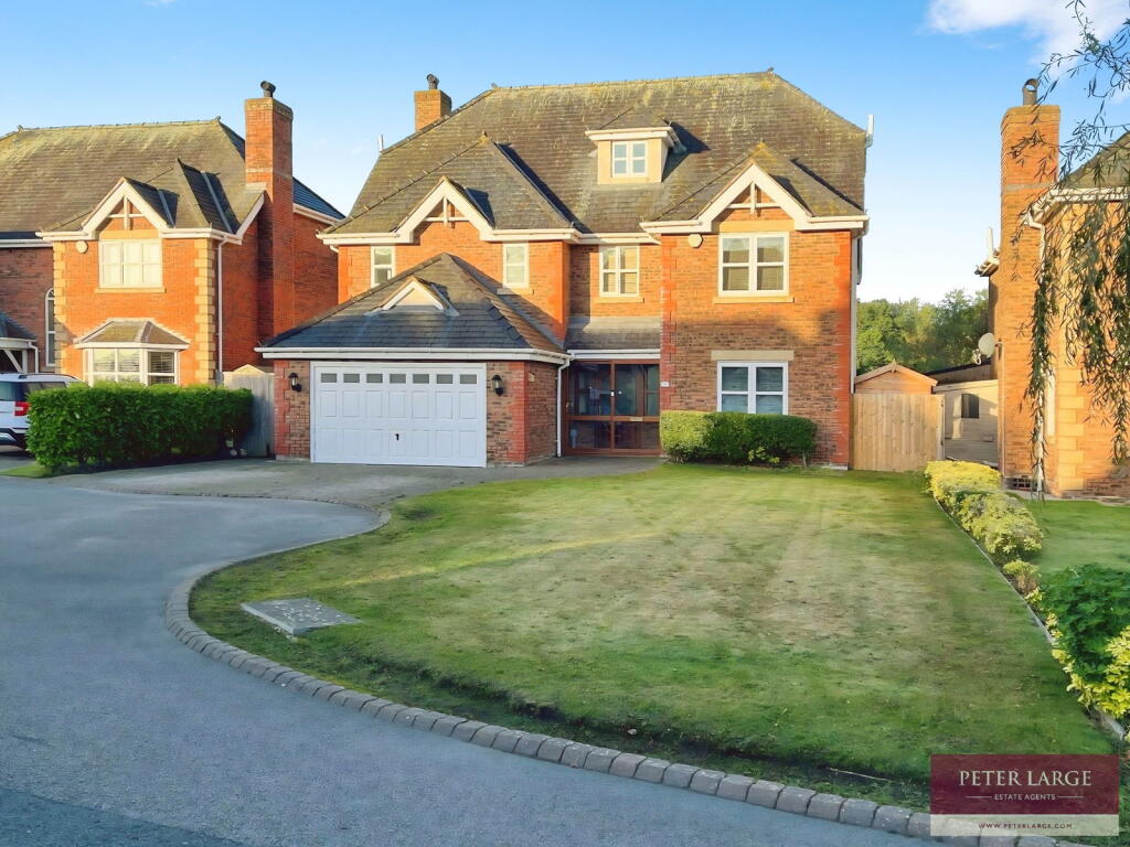 Main image of property: 32 Castlefields, Rhuddlan, LL18 5RJ