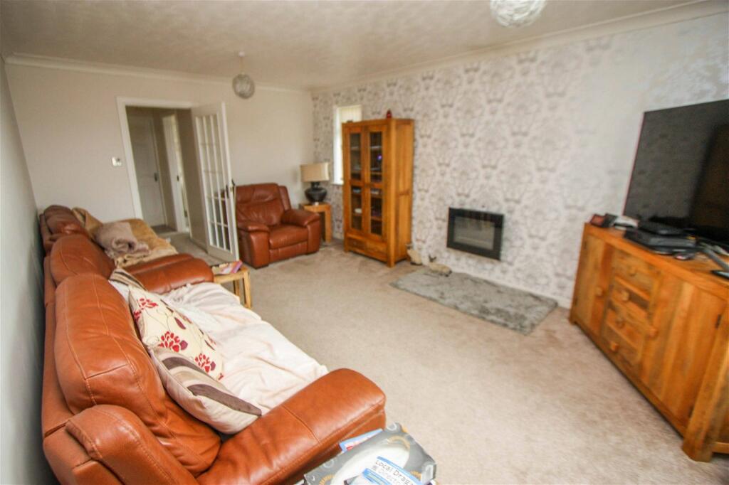 3 bedroom detached bungalow for sale in Rhodfa Cregyn, Belgrano