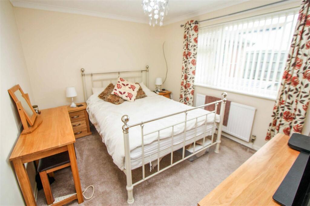 3 bedroom detached bungalow for sale in Rhodfa Cregyn, Belgrano