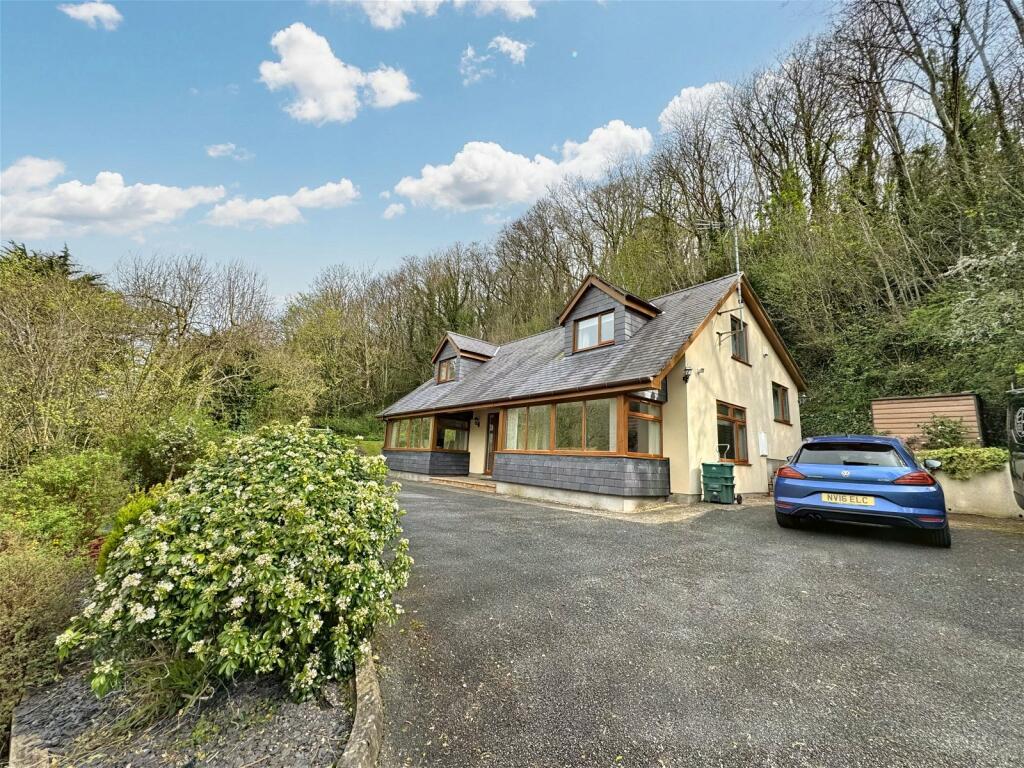 4 bedroom detached house for sale in Cwymp Road, Rhydyfoel, Abergele