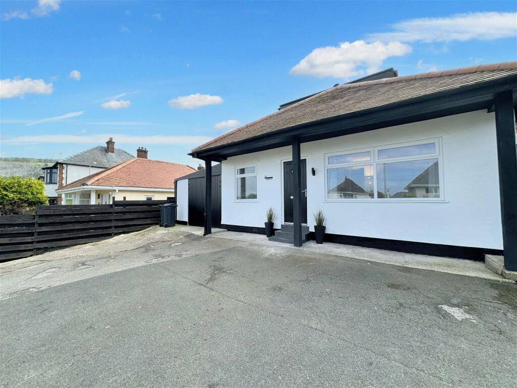 3 bedroom detached bungalow for sale in Abergele Road, Llanddulas