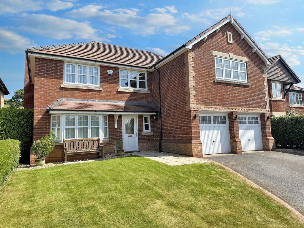 Main image of property: Gwynant, Old Colwyn, Colwyn Bay, LL29 9NJ