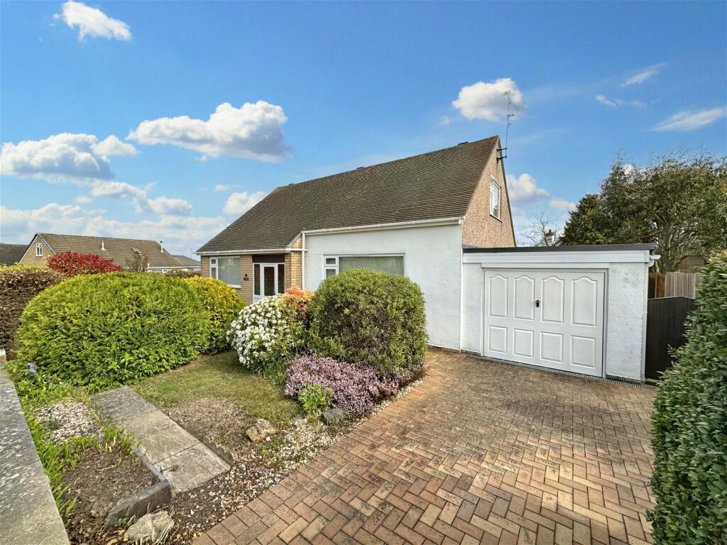 4 bedroom detached bungalow for sale in Bryn Twr, Abergele, LL22 8DD, LL22