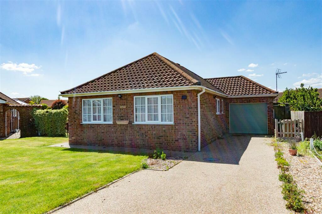 3 bedroom bungalow for sale in Churchview Close, Heckington, Sleaford, NG34