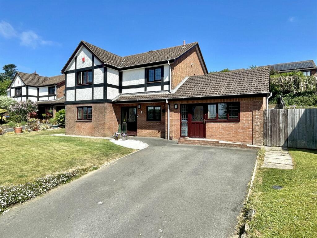 5 bedroom detached house for sale in Sycamore Drive, Woolwell, Plymouth