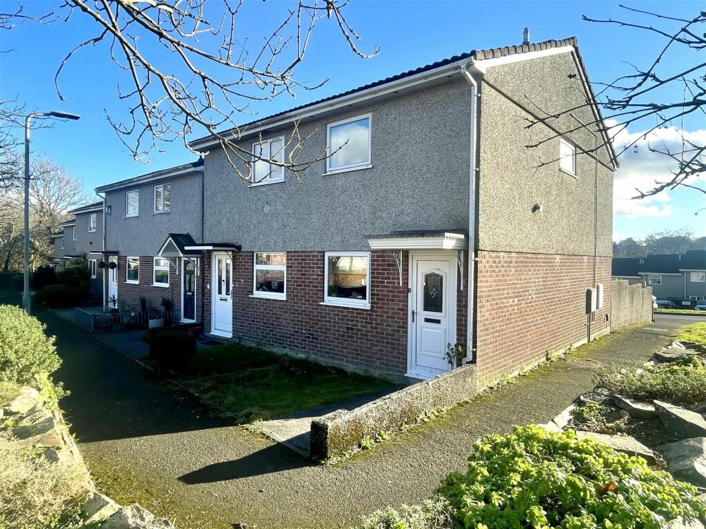 2 bedroom semidetached house for sale in Frewin Gardens, Southway