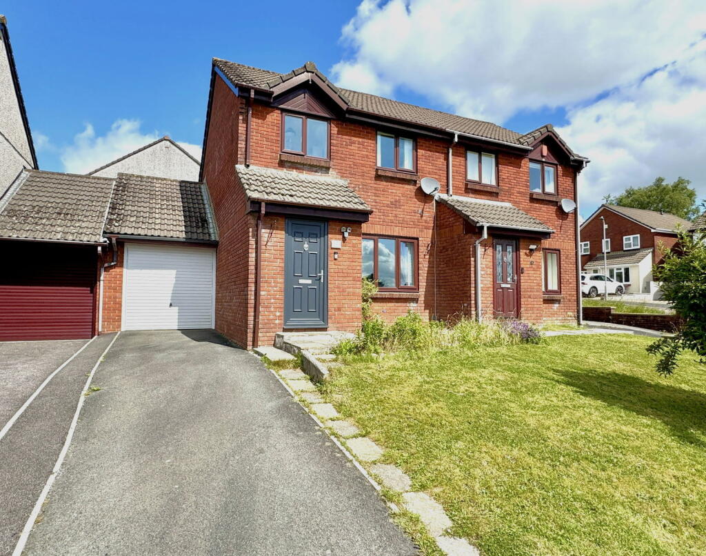Main image of property: 4 Redwing Drive, Woolwell, Plymouth