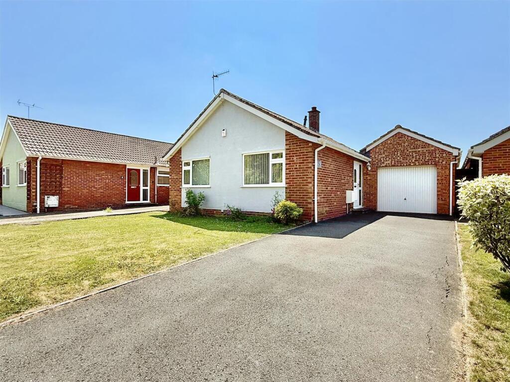 Main image of property: Cambridge Close, Swindon